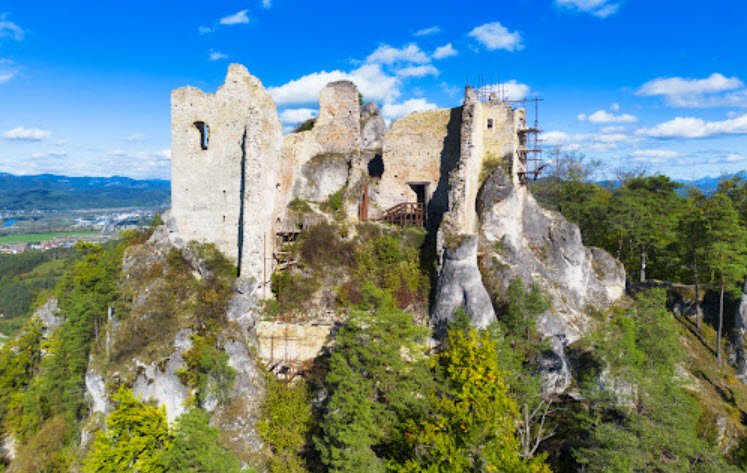 Hričov Castle, Hričovské Podhradie, Slovakia, Slovakia